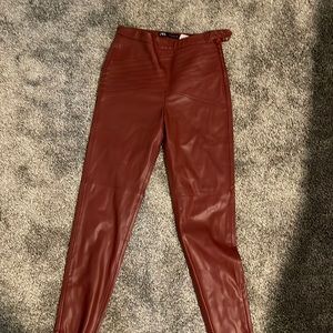 Pants fake leather red, Size M, New, Zara